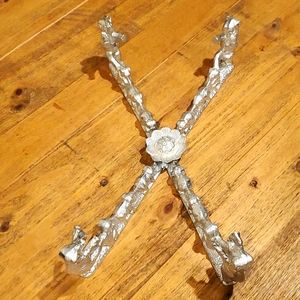 Arthur court elephant casserole dish holder